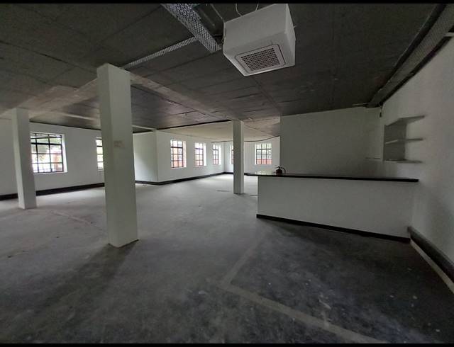 246M² OFFICE TO LET IN BRYANSTON